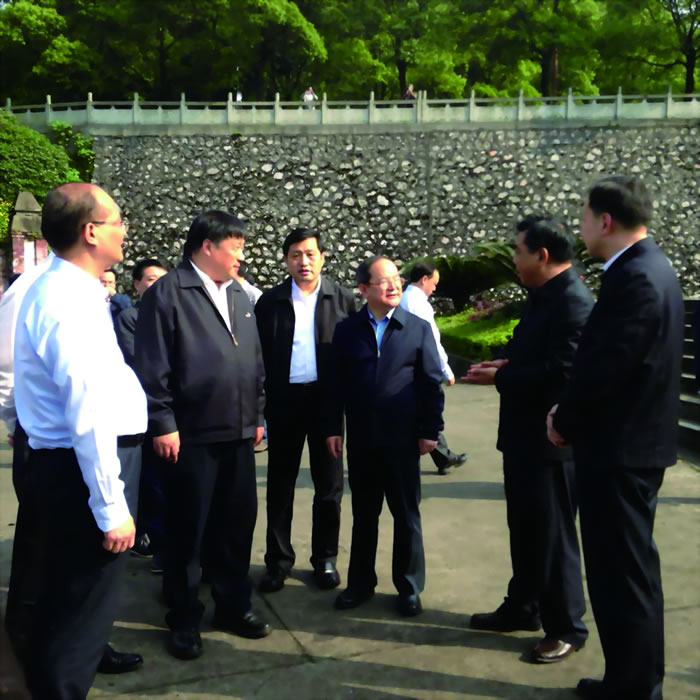 省长鹿心社到集团公司调研
